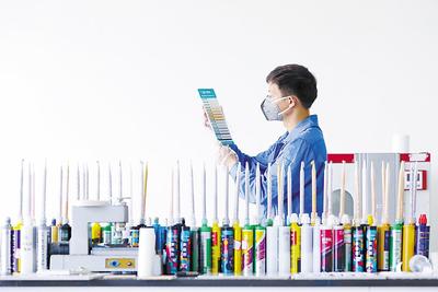 長江邊，搬出一片新天地 湖北沿江一公里內化工企業“清零”后的新材料技術研發轉型之路